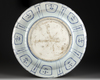 A LARGE CHINESE BLUE AND WHITE KRAAK PORCELAIN CHARGER, WANLI PERIOD (1572-1620)