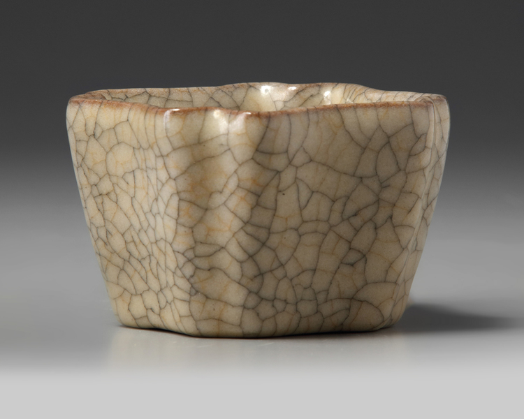 A CHINESE CRACKLE-GLAZED SQUARE-SECTION CUP, QING DYNASTY (1644-1911)