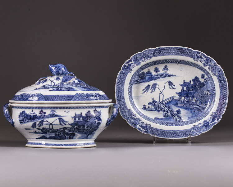 A Chinese blue and white tureen, cover, and stand