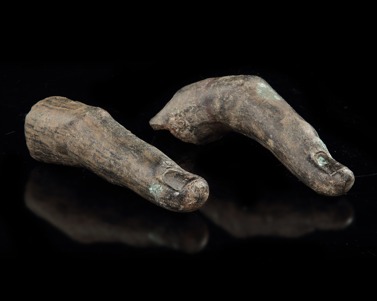 A PAIR OF TWO ROMAN FINGERS, 2ND CENTURY AD
