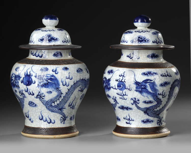 A PAIR OF CHINESE BLUE AND WHITE GINGER POTS