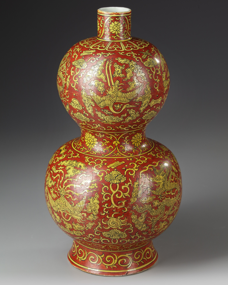 A LARGE YELLOW AND RED-ENAMELED 'DRAGON AND PHOENIX' DOUBLE-GOURD VASE ...