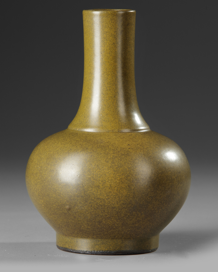 A CHINESE TEADUST GLAZED BOTTLE VASE, 19TH-20TH CENTURY