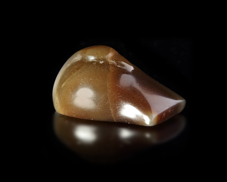 A BANDED AGATE DUCK WEIGHT, BABYLONIAN 2ND MILLENIUM BC