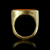 A LATE HELLENISTIC GOLD RING WITH AN INTAGLIO OF APHRODITE/VENUS, 2ND-1ST CENTURY BC