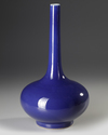 A CHINESE BLUE-GLAZED BOTTLE VASE, 20TH CENTURY