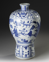 A CHINESE BLUE AND WHITE MEIPING VASE, 19TH CENTURY