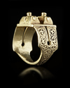 AN EARLY ISLAMIC GOLD RING, 7TH AH/ 14TH AD CENTURY