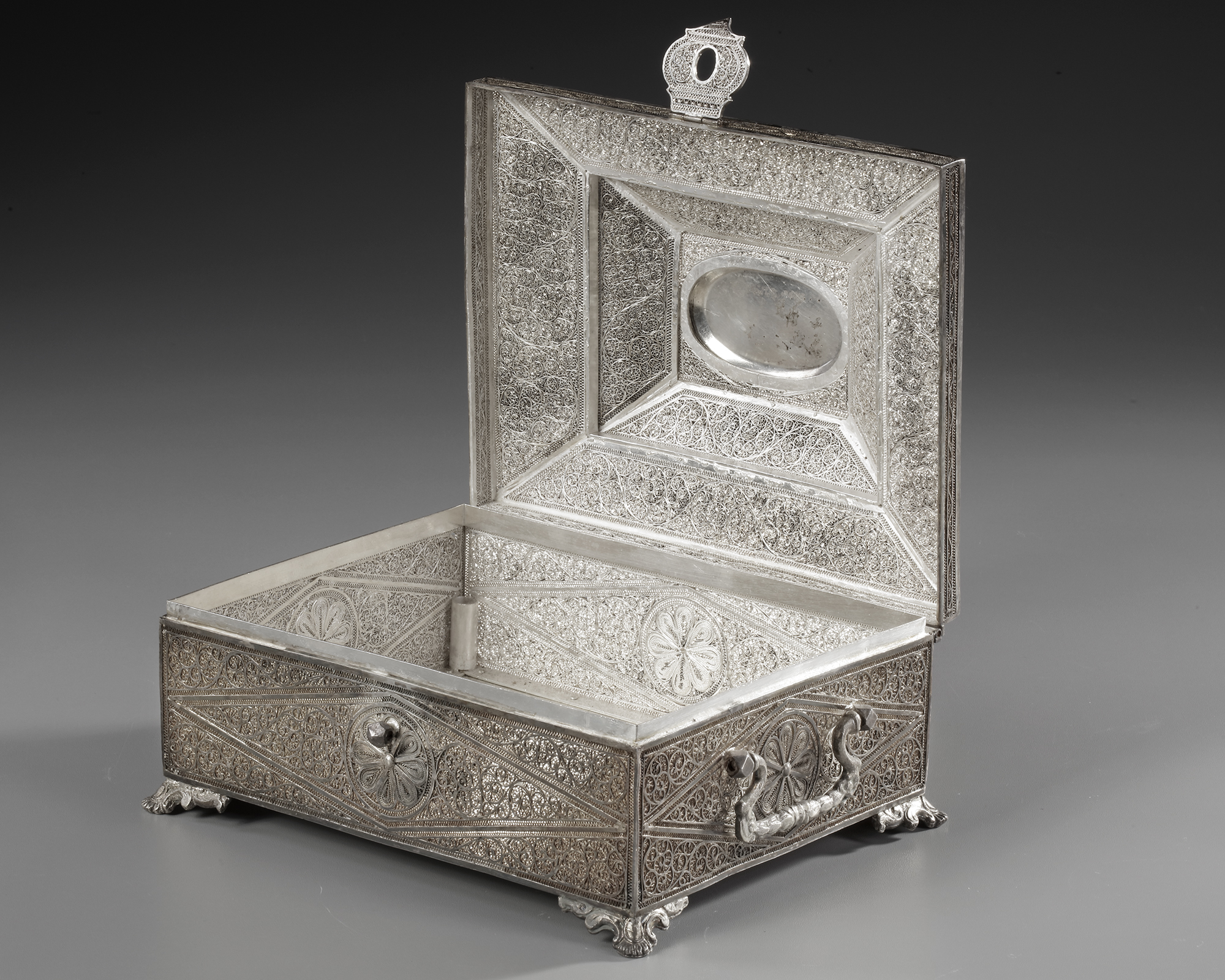 AN OTTOMAN SILVER FILIGREE CASKET, 19TH CENTURY