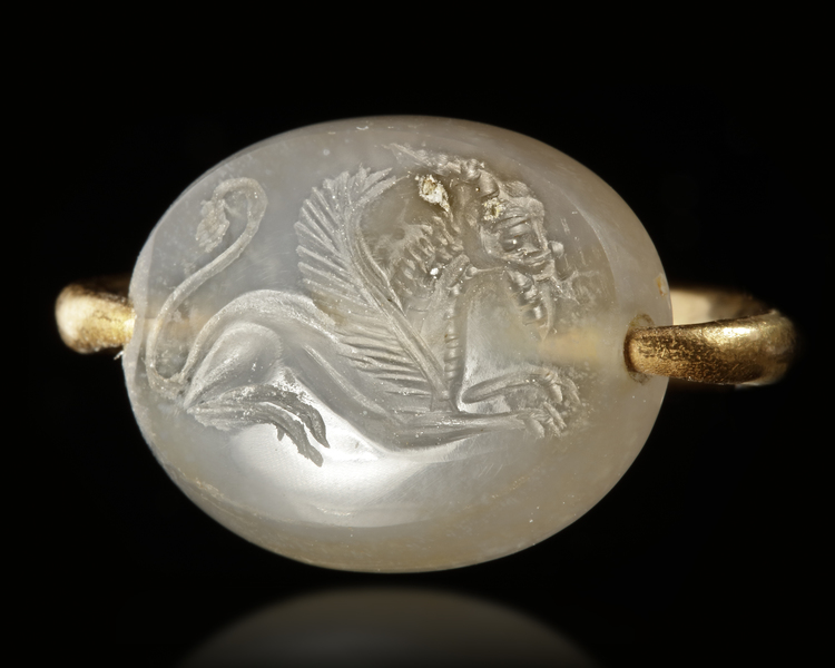 A GRECO-PERSIAN STYLE RING, PROBABLY MODERN