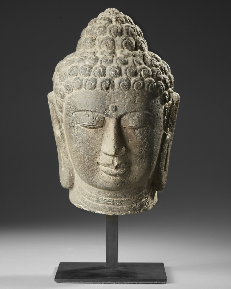 A CHINESE STONE BUDDHA HEAD, 19TH-20TH CENTURY