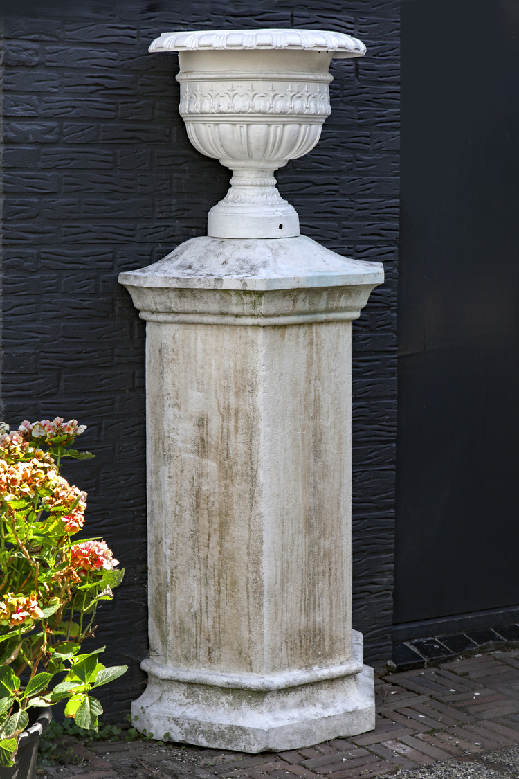 A FRENCH WHITE PAINTED CAST IRON WALL PLANTER, LATE 19TH CENTURY