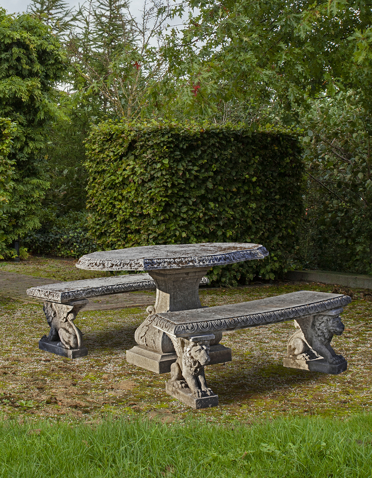 A SUITE OF CARVED LIMESTONE GARDEN FURNITURE, SECOND HALF 20TH CENTURY