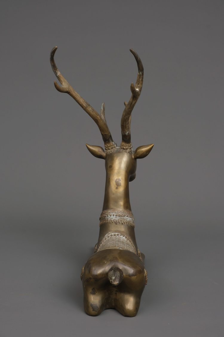 A LARGE THAI BRASS DEER SCULPTURE, MID 20TH CENTURY