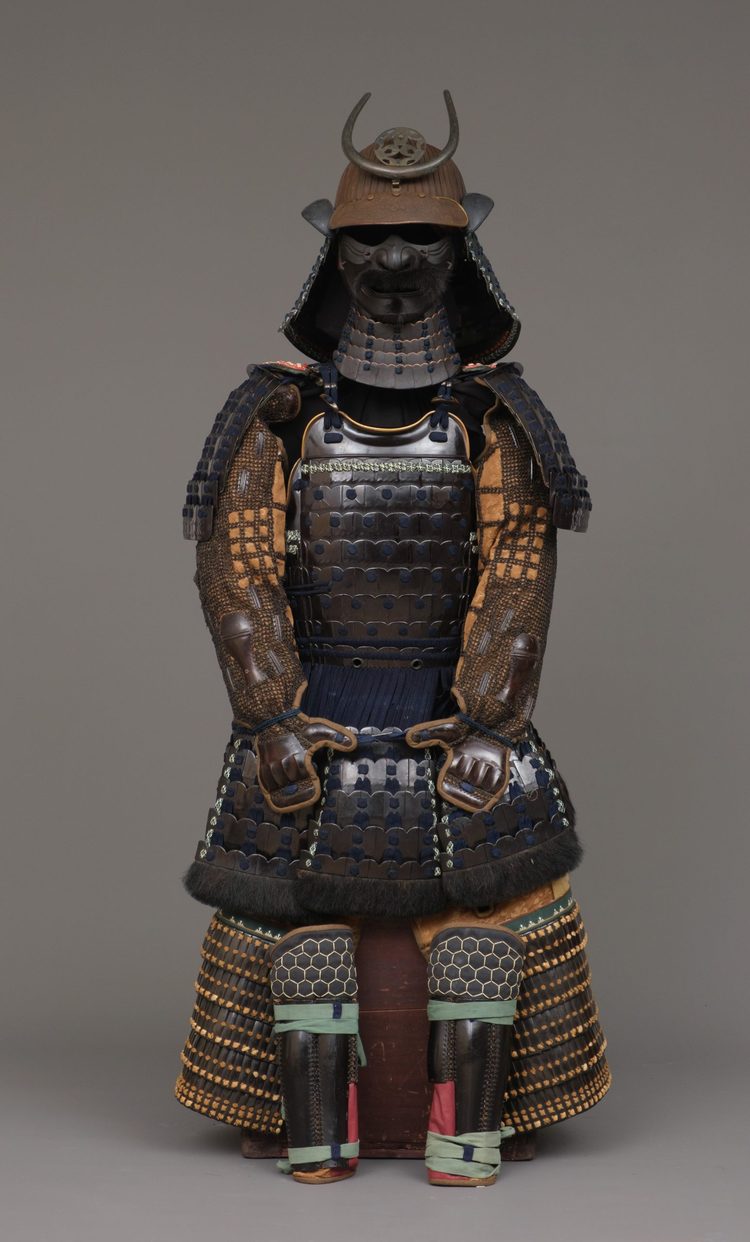 A JAPANESE SUIT OF ARMOUR (YOROI), FIRST HALF 19TH CENTURY (LATE EDO PERIOD)