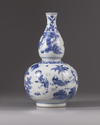 A blue and white double gourd vase