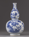 A blue and white double gourd vase