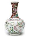 A CHINESE FAMILLE ROSE BOTTLE VASE, 20TH CENTURY