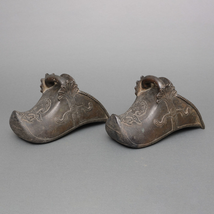 A PAIR OF SPANISH “SHOE-SHAPE” BRONZE CONQUISTADOR HORSE STIRRUPS, 1860s