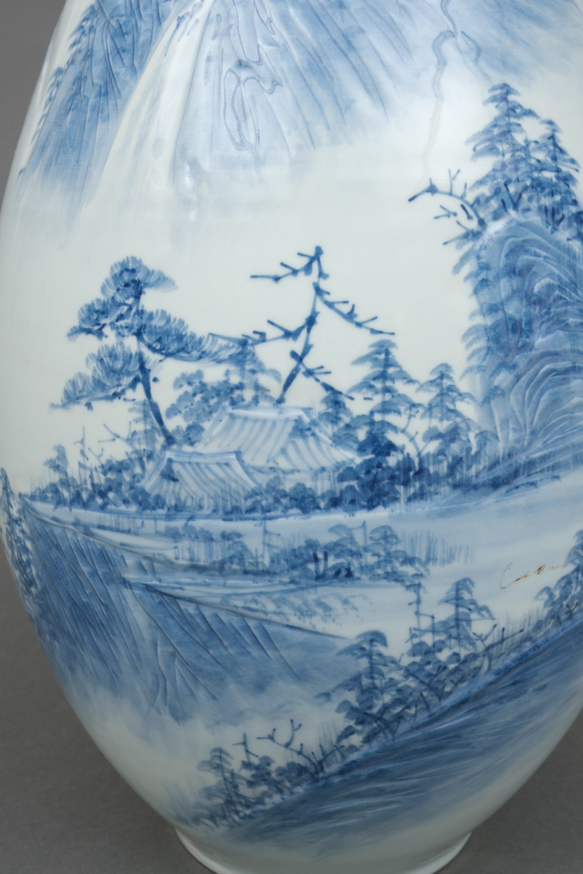 画材 yogyanya A VERY LARGE OVOID JAPANESE PORCELAIN VASE BY SHIGAN 芝岩