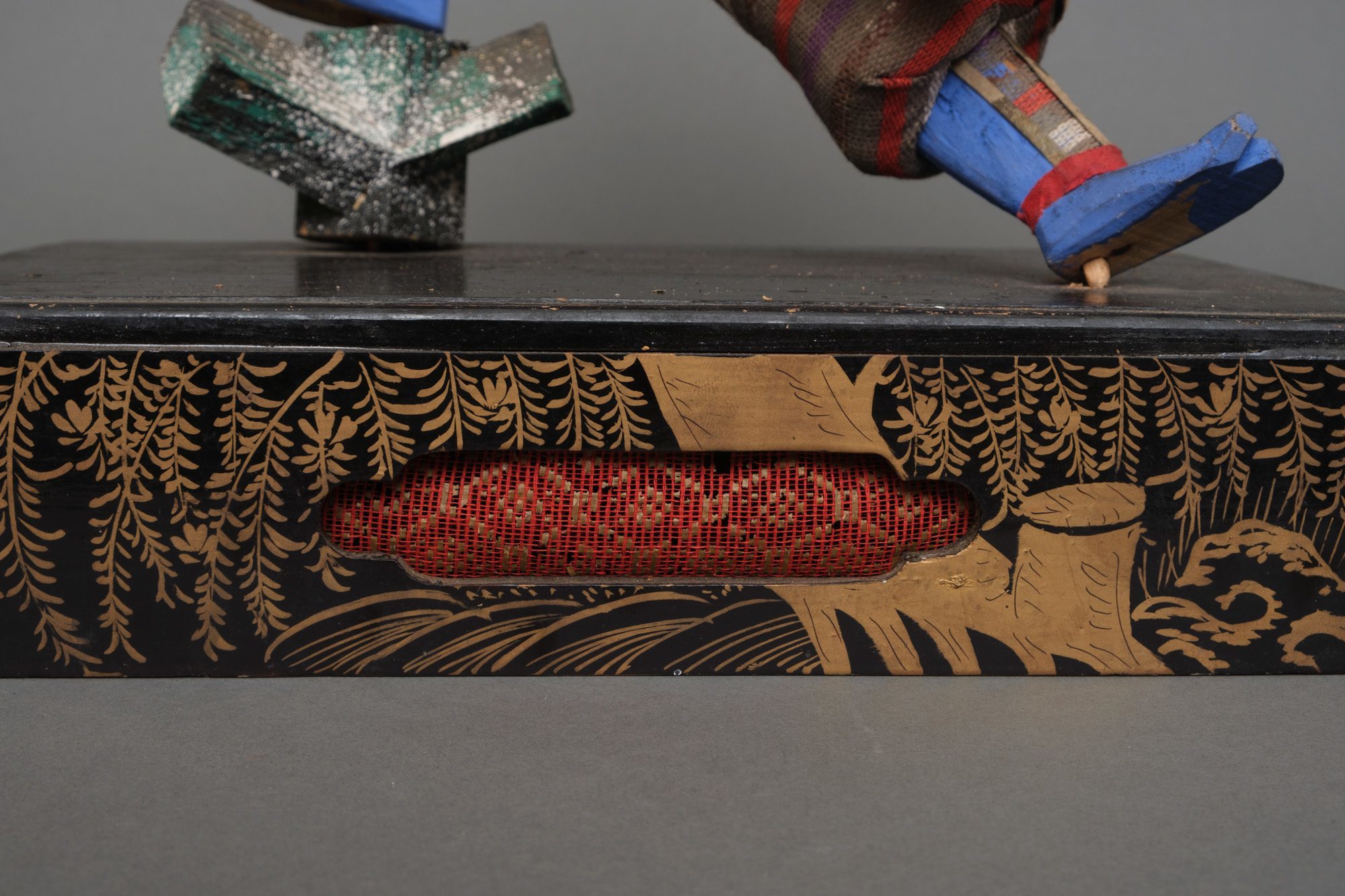 A LARGE JAPANESE TAKEDA NINGYÔ DOLL, 19TH CENTURY A LARGE JAPANESE TAKEDA NINGYÔ DOLL, 19TH CENTURY