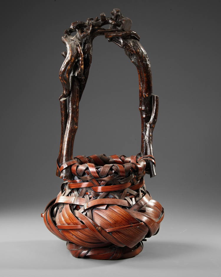 A JAPANESE IKEBANA BAMBOO FLOWER BASKET, TAISHO PERIOD (1912-1926)