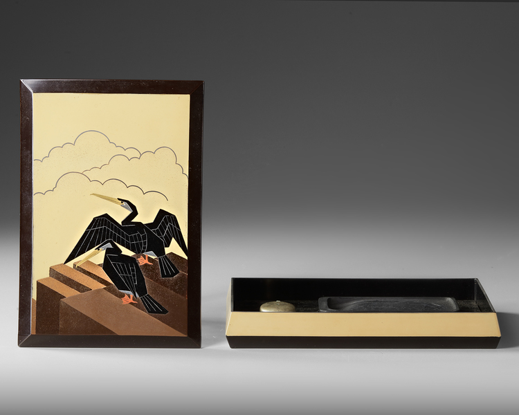 A MODERN JAPANESE SUZURIBAKO, TAISHO PERIOD, 20TH CENTURY