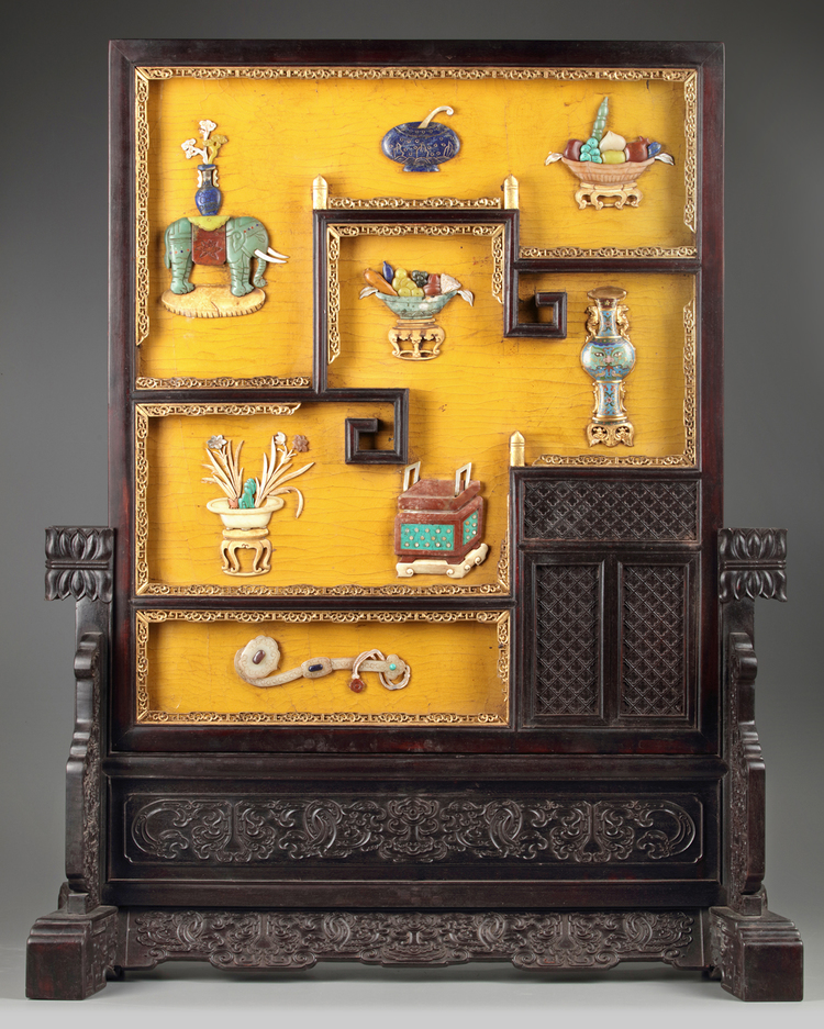 A LARGE CHINESE PRECIOUS OBJECTS-INLAID SCREEN, 20TH CENTURY