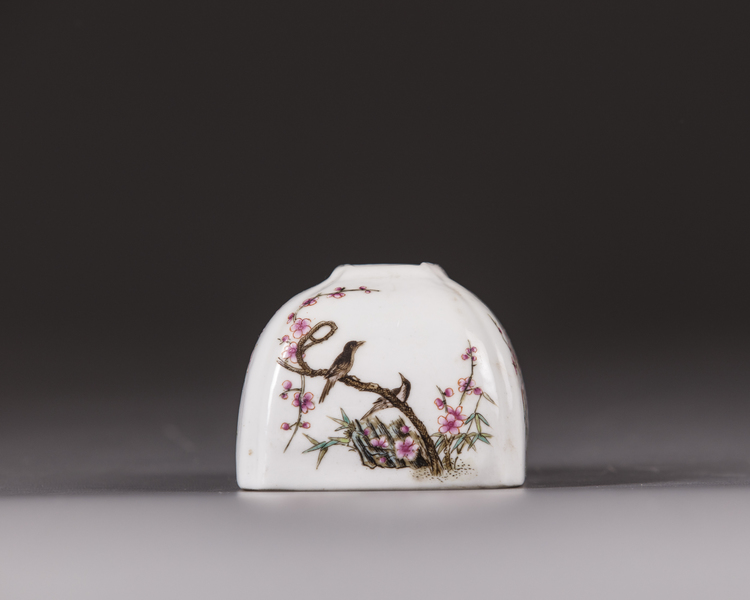A SMALL CHINESE FAMILLE ROSE WATERPOT
