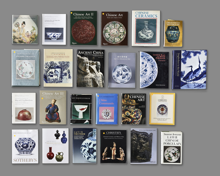 A COLLECTION OF TWENTY FOUR VARIOUS CATALOGUES AND BOOKS ON CHINESE ART