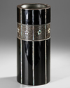 A JAPANESE CYLINDER SHAPED BLACK LACQUERED VASE, SHIMANO SANSHU  (1877-1965)