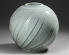 A LARGE JAPANESE CELADON CERAMIC VASE, SIGNED, MODERN, 20TH CENTURY