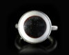 AN AGATE SET SILVER RING, 19TH CENTURY