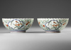 A PAIR OF JAPANESE IMARI BOWLS, 17TH CENTURY