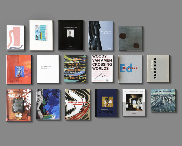 A COLLECTION OF SEVENTEEN ART BOOKS
