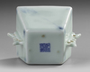 A CHINESE CELADON GLAZED CUP, 20TH CENTURY