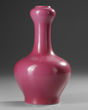 A CHINESE MONOCHROME GARLIC-HEAD VASE, 20TH CENTURY