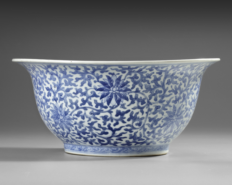A CHINESE BLUE AND WHITE BOWL, 19TH CENTURY