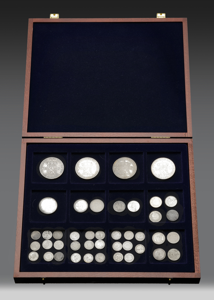 A COLLECTION OF 43 DUTCH SILVER COINS, 19TH-20TH CENTURY
