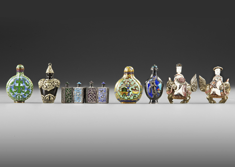 A COLLECTION OF CHINESE SNUFF BOTTES, EARLY 20TH CENTURY