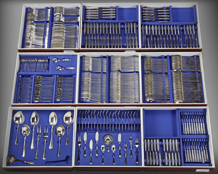 AN EXTENSIVE DUTCH SILVER FLATWARE SERVICE  (CIRCA 445 PIECES), 20TH CENTURY