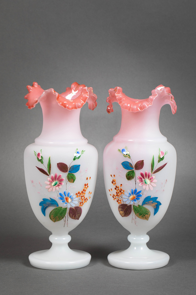 A FRENCH PAIR OF WHITE AND PINK OPALINE VASES, 20TH CENTURY