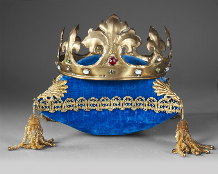 A CEREMONIAL CROWN, 19TH CENTURY