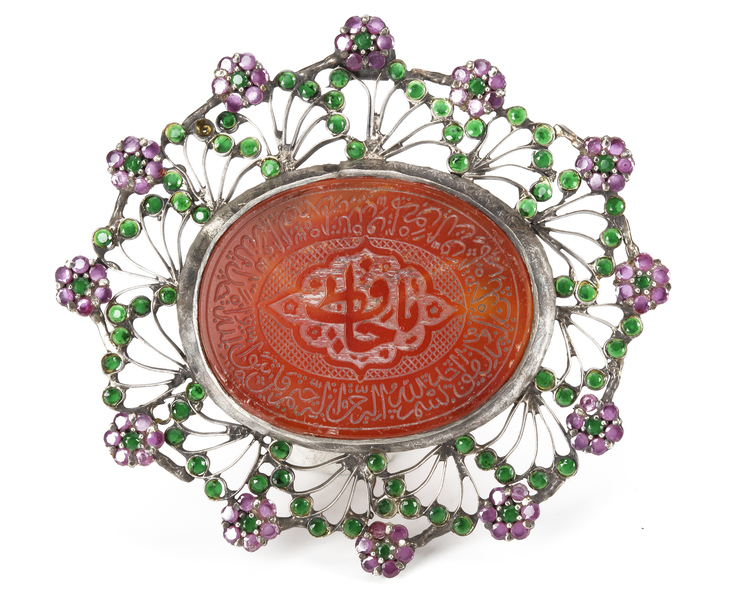 A MUGHAL GEM-SET CARNELIAN SILVER-MOUNTED PENDANT, INDIA ,19TH CENTURY