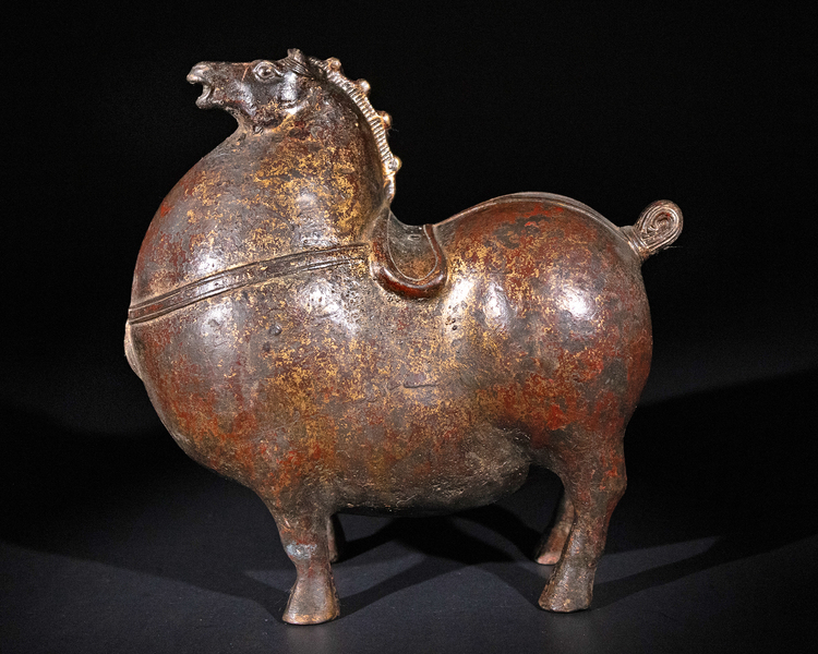 A CHINESE GILT BRONZE HORSE STATUE,19TH CENTURY