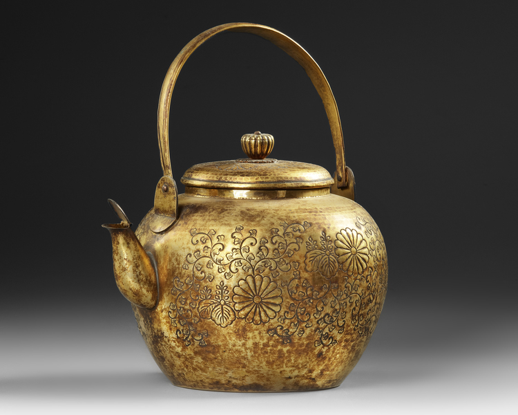 A JAPANESE BRASS TEAKETTLE, MEIJI PERIOD (1868-1912)