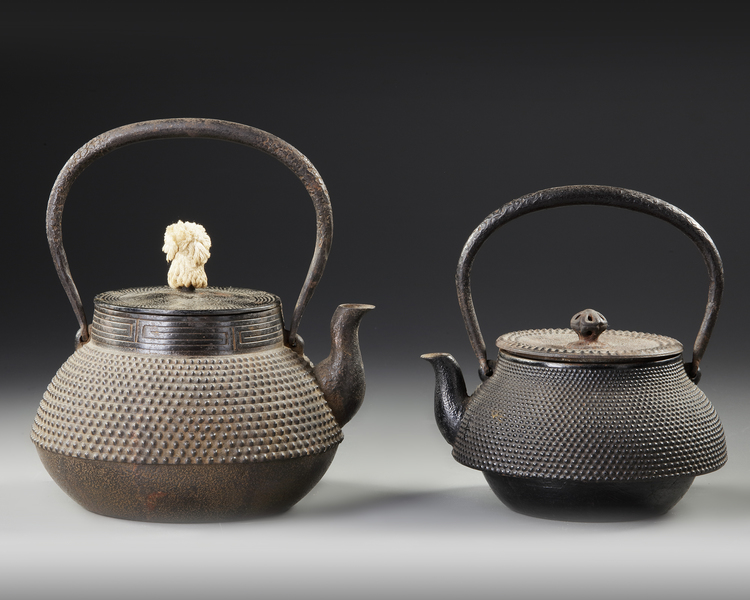 A PAIR OF JAPANESE TETSUBIN CAST IRON TEA KETTLES, 20TH CENTURY