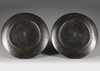 A PAIR OF JAPANESE KOMAI-STYLE METAL DRAGON DISHES, MEIJI PERIOD (1868–1912)