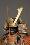 A GOLD AND BLACK LACQUER JAPANESE Ô’YOROI, MID SHOWA PERIOD (MID 20TH CENTURY)