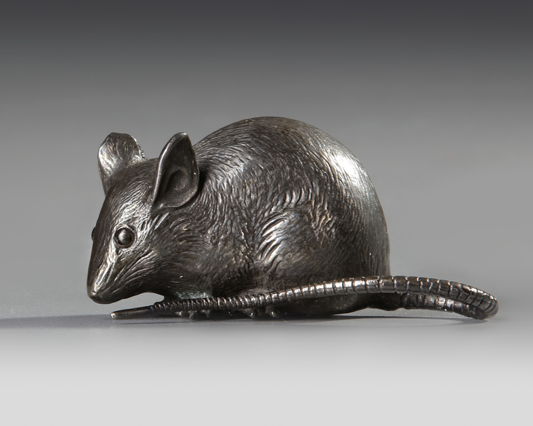 MINIATURE OKIMONO OF A SILVER MOUSE — IN ORIGINAL BOX WITH MAKER’S LEAFLET, 20TH CENTURY